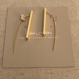 BRAND NEW - NEVER WORN INDIA HICKS BULLION BAR EARRINGS